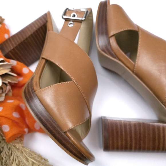 Marc Fisher Elegant Tan Women's Chunky Heel Sandals Sz 7½m - Picture 4 of 7